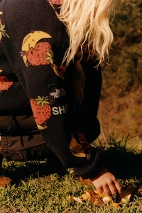 Farm-Inspired Outerwear Image 4