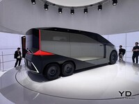 Six-Wheel Luxury Concepts Image 4