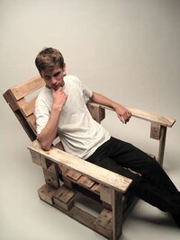 Two-by-Four Thrones Image 3