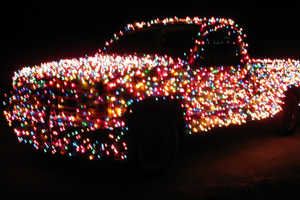 Light-Up Pick-Up Trucks: DIY Holiday Spirit for Your Truck