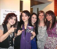 Chicks Who Can Sang Image 7