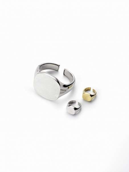Sideways Rings: Maison Martin Margiela Jewelry 2009/2010 Sideways Rings: Maison Martin Margiela Jewelry 2009/2010