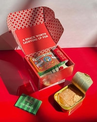 Smoky Seafood Boxes Image 2