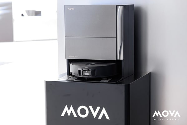 Self-Cleaning Robotic Mopping Systems