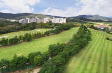 Hydrogen Waste-Powered Golf Courses