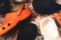 Performance-Driven Hybrid Clogs