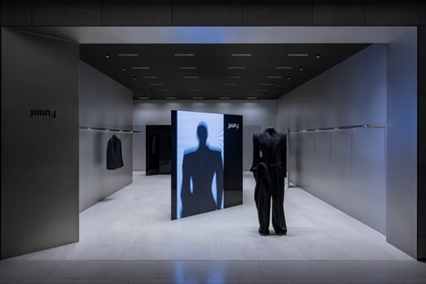 South Korean Monotone Shop-In-Shops