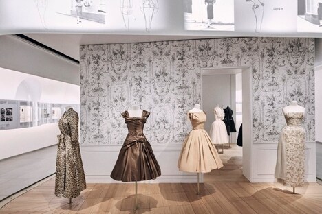 Joint Luxury Dress Exhibitions