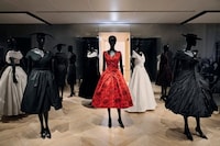 Joint Luxury Dress Exhibitions Image 5