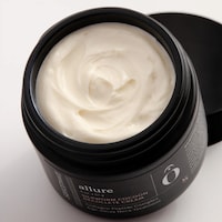 Silkworm-Inspired Décolleté Creams Image 2