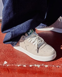 Green Accent Streetwear Image 4