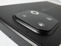 Durable Swappable Battery Smartphones Image 6