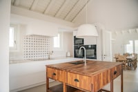 Privately Owned Villa Escapes Image 2