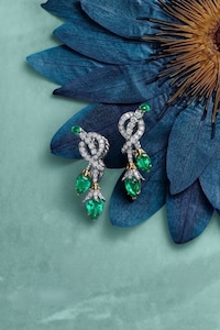 Storytelling-Inspired Exquisite Jewelry Capsules Image 3
