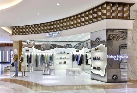 Hyper-Personalized AI Shopping Tech