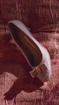 Timeless Luxe Accessory Lines Image 7