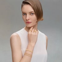 Ultra-Luxurious Minimalist Jewelry Capsules Image 3