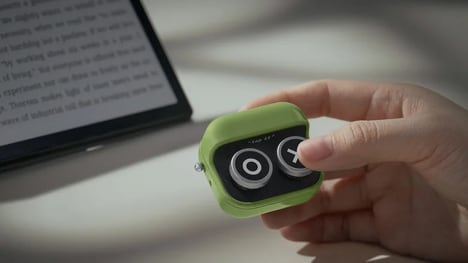 Micro-Sized eReader Remote Controls