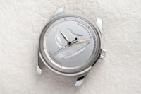 Bird Motif Timepieces Image 3