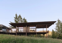 Log Glass Residences Image 2