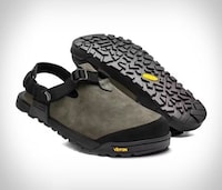 Clog-Style Hiking Footwear Image 2