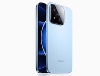 Oversized Triple-Camera Smartphones Image 2