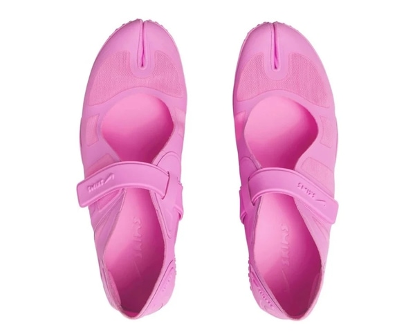 Split-Toe Sneaker Drops