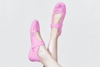 Split-Toe Sneaker Drops Image 3