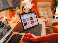 Foldable Portable Monitors Image 2