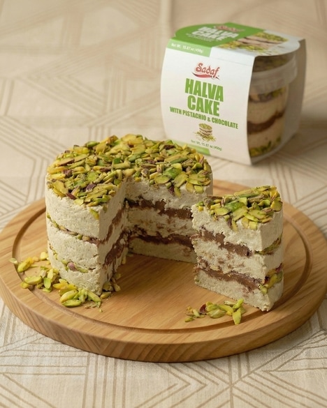 Flip-and-Serve Cakes