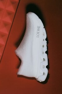 Luxe Laceless Sneaker Models Image 2