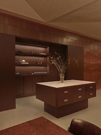 Warm Narrow Burger Bars Image 3