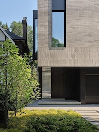 Contemporary Urban House Interiors Image 2
