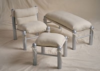 Metal Lounge Seating Capsules Image 3
