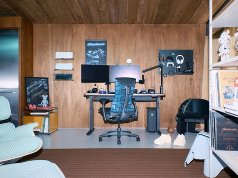 Sit-Stand Gaming Desks