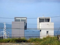 Narrow Residential Structures Image 3