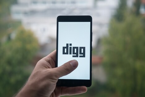 Curated AI News Aggregators