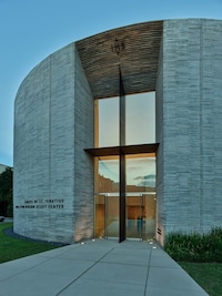 Contemporary Chapel Interiors Image 2
