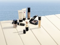 Coastal-Inspired Luxury Beauty Capsules Image 3