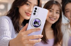 Magnetic Secondary Smartphone Displays