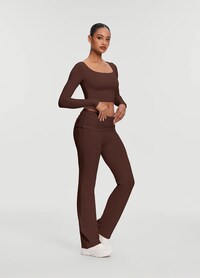 Body-Hugging Lounge Pants Image 4
