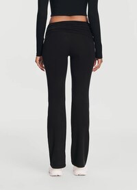 Body-Hugging Lounge Pants Image 8