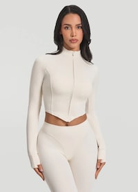 Ultra-Flattering Pilates Zip-Up Jackets Image 6
