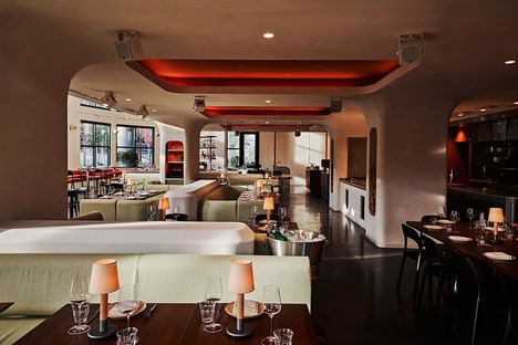 Modern Curved Dining Designs