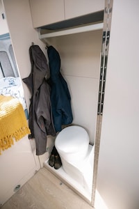 Creatively Compact Camper Vans Image 4