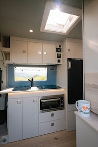 Creatively Compact Camper Vans Image 5