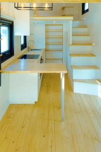 Minimalist Highly-Mobile Tiny Homes Image 6