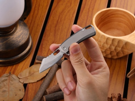 Titanium Pocket Knives