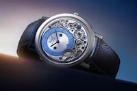 Ultra-Thin Gold Watches Image 3