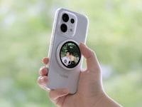 Magnetic Camera Displays Image 1